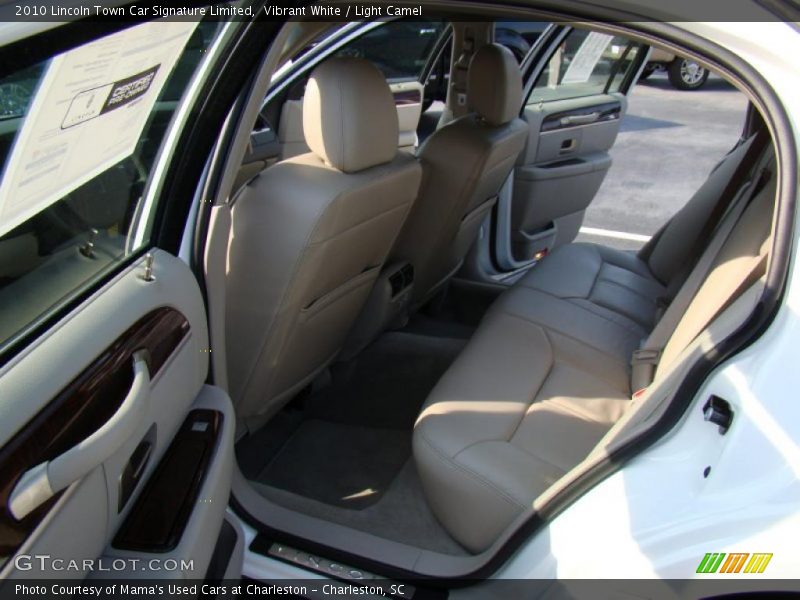 Vibrant White / Light Camel 2010 Lincoln Town Car Signature Limited