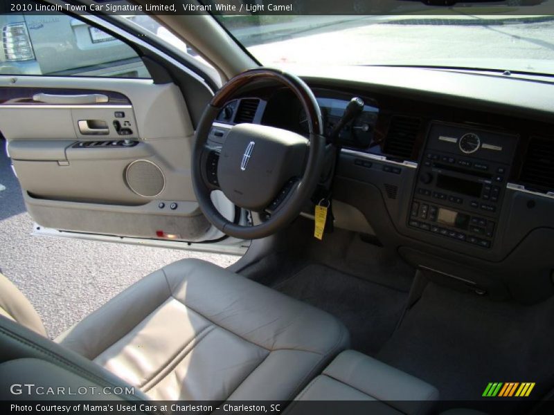 Vibrant White / Light Camel 2010 Lincoln Town Car Signature Limited