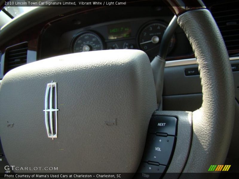 Vibrant White / Light Camel 2010 Lincoln Town Car Signature Limited