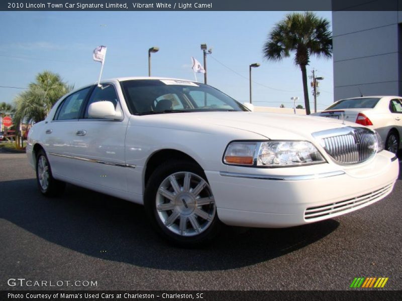 Vibrant White / Light Camel 2010 Lincoln Town Car Signature Limited