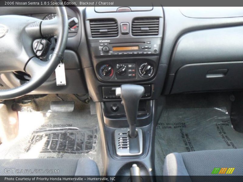 Blackout / Charcoal 2006 Nissan Sentra 1.8 S Special Edition