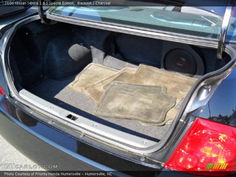 Blackout / Charcoal 2006 Nissan Sentra 1.8 S Special Edition
