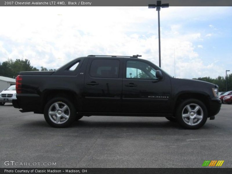 Black / Ebony 2007 Chevrolet Avalanche LTZ 4WD