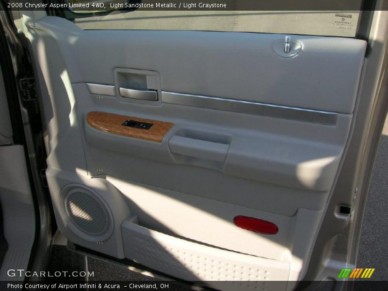 Light Sandstone Metallic / Light Graystone 2008 Chrysler Aspen Limited 4WD