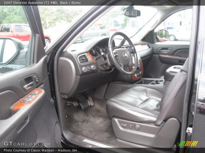 Black / Ebony 2007 Chevrolet Avalanche LTZ 4WD