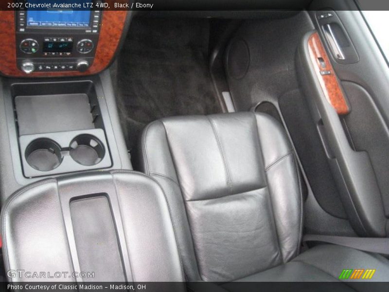 Black / Ebony 2007 Chevrolet Avalanche LTZ 4WD