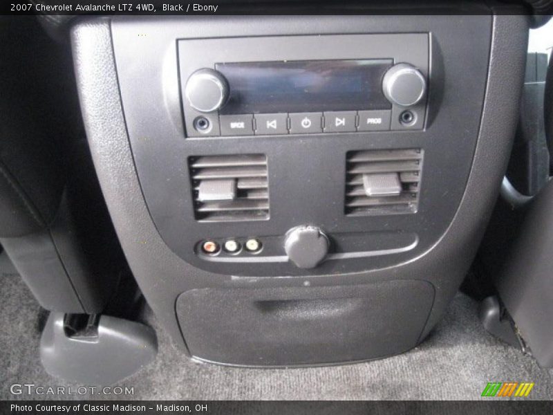 Black / Ebony 2007 Chevrolet Avalanche LTZ 4WD