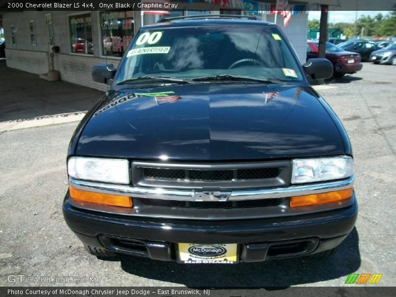 Onyx Black / Graphite Gray 2000 Chevrolet Blazer LS 4x4