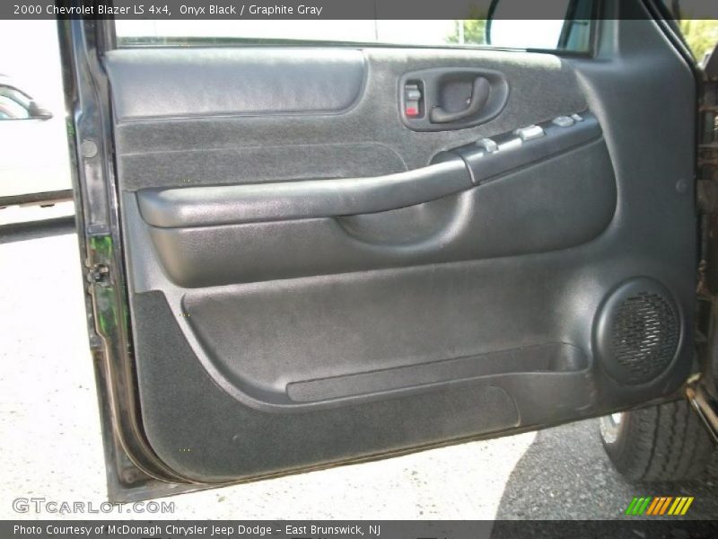 Onyx Black / Graphite Gray 2000 Chevrolet Blazer LS 4x4