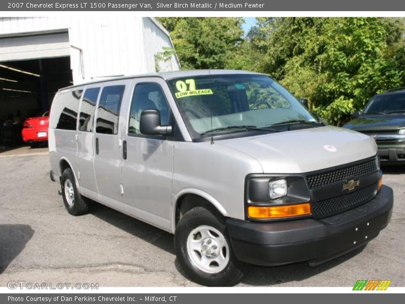 Silver Birch Metallic / Medium Pewter 2007 Chevrolet Express LT 1500 Passenger Van