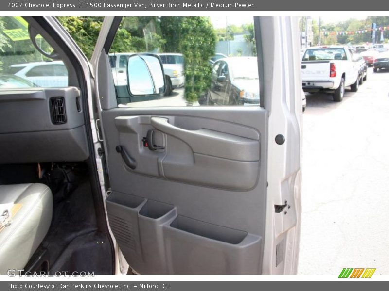 Silver Birch Metallic / Medium Pewter 2007 Chevrolet Express LT 1500 Passenger Van