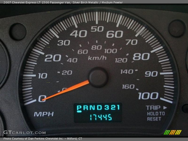 Silver Birch Metallic / Medium Pewter 2007 Chevrolet Express LT 1500 Passenger Van