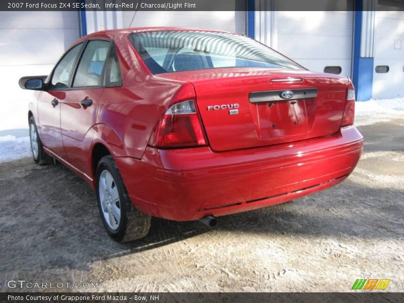 Infra-Red / Charcoal/Light Flint 2007 Ford Focus ZX4 SE Sedan