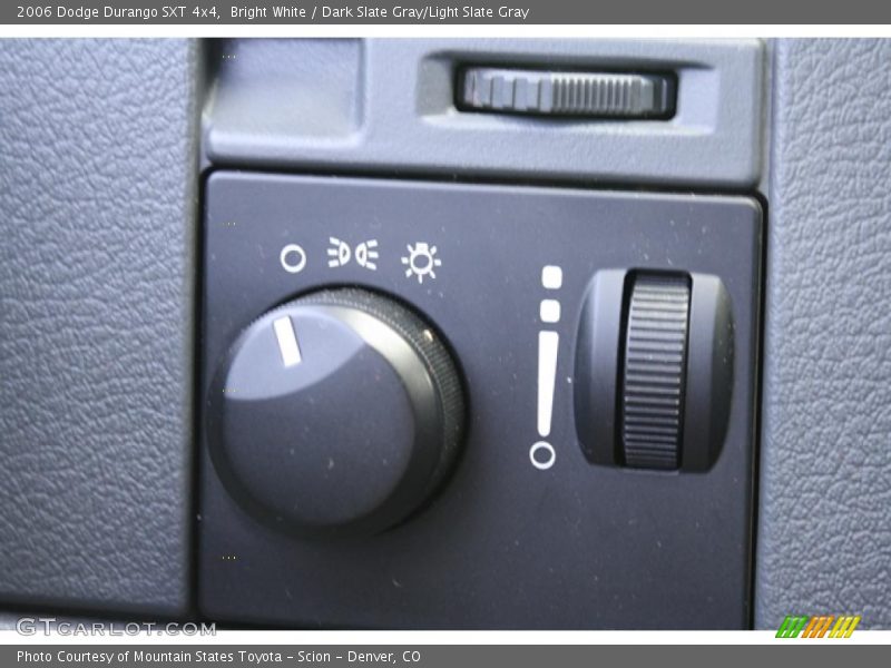 Bright White / Dark Slate Gray/Light Slate Gray 2006 Dodge Durango SXT 4x4
