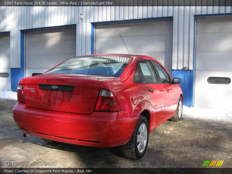 Infra-Red / Charcoal/Light Flint 2007 Ford Focus ZX4 SE Sedan