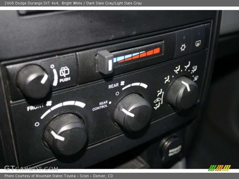 Bright White / Dark Slate Gray/Light Slate Gray 2006 Dodge Durango SXT 4x4
