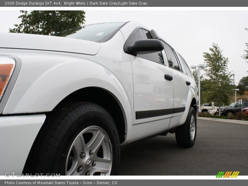 Bright White / Dark Slate Gray/Light Slate Gray 2006 Dodge Durango SXT 4x4