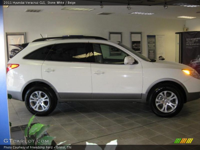 Stone White / Beige 2011 Hyundai Veracruz GLS