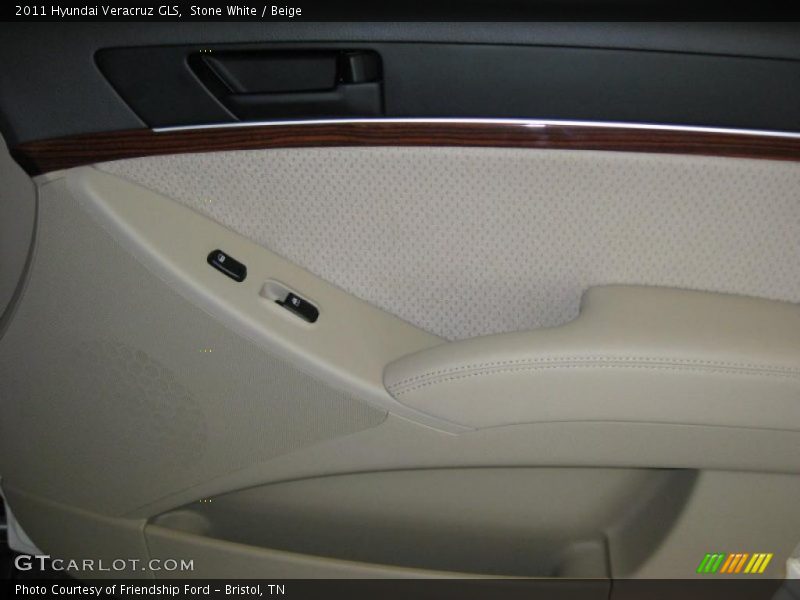 Stone White / Beige 2011 Hyundai Veracruz GLS