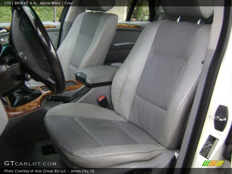 Alpine White / Grey 2001 BMW X5 4.4i