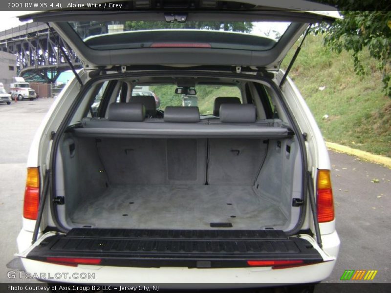 Alpine White / Grey 2001 BMW X5 4.4i