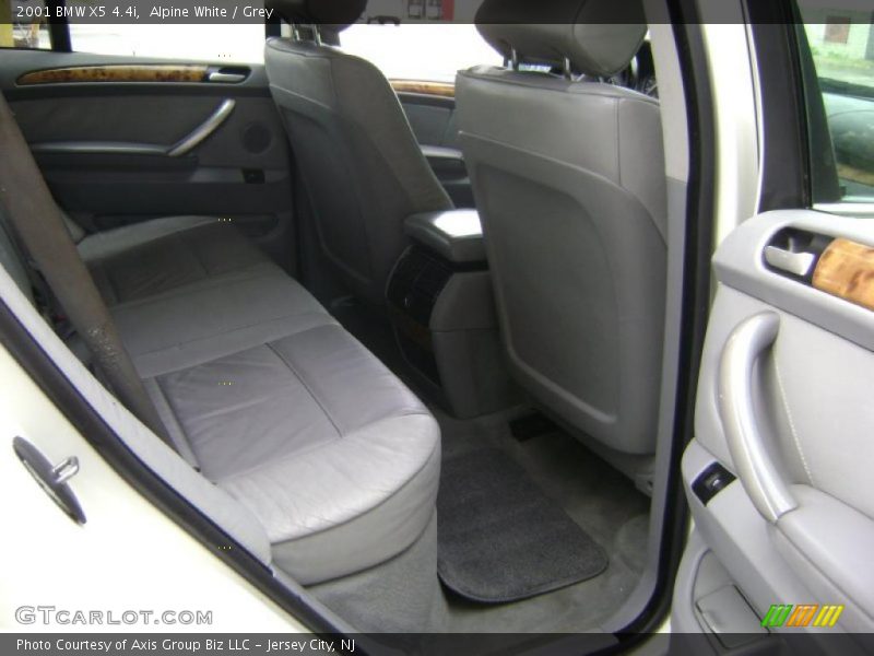 Alpine White / Grey 2001 BMW X5 4.4i