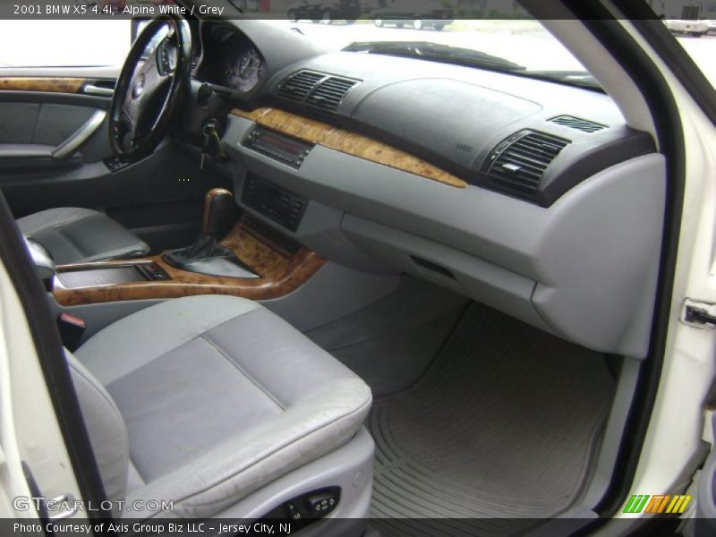 Alpine White / Grey 2001 BMW X5 4.4i