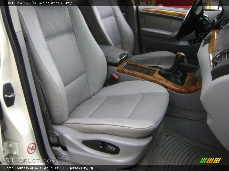 Alpine White / Grey 2001 BMW X5 4.4i