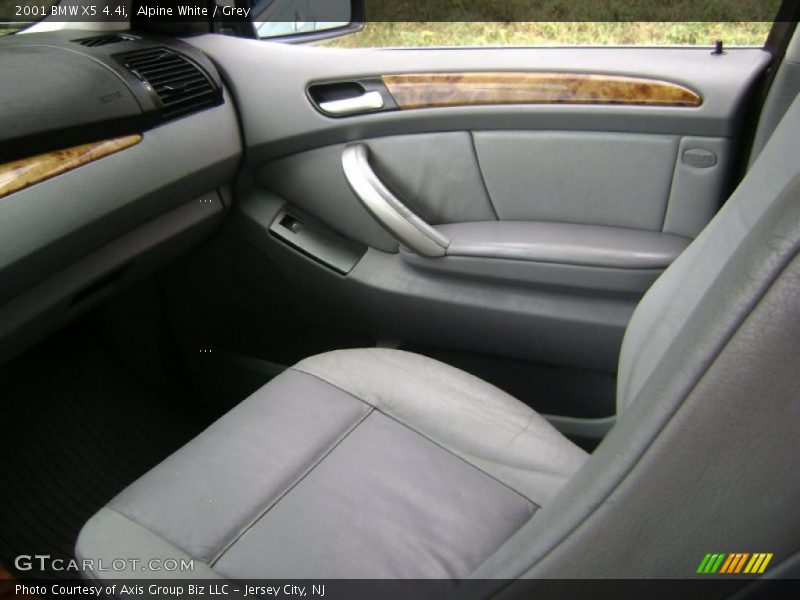 Alpine White / Grey 2001 BMW X5 4.4i
