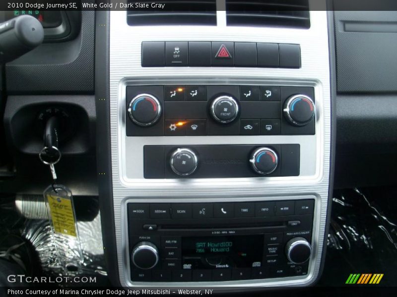 White Gold / Dark Slate Gray 2010 Dodge Journey SE