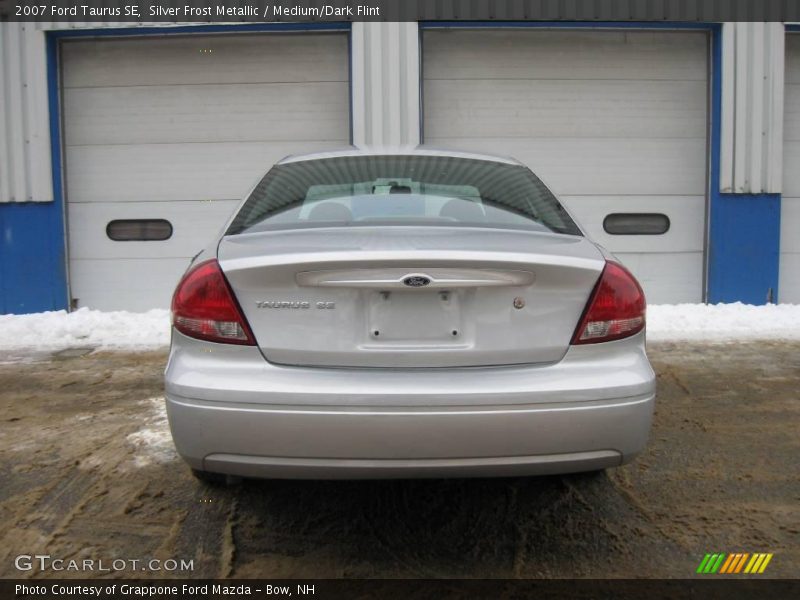 Silver Frost Metallic / Medium/Dark Flint 2007 Ford Taurus SE
