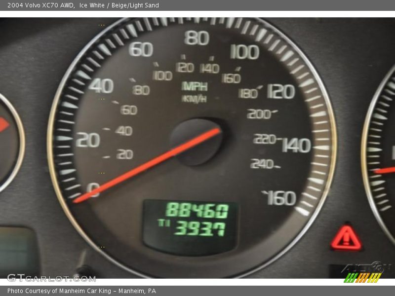 Ice White / Beige/Light Sand 2004 Volvo XC70 AWD