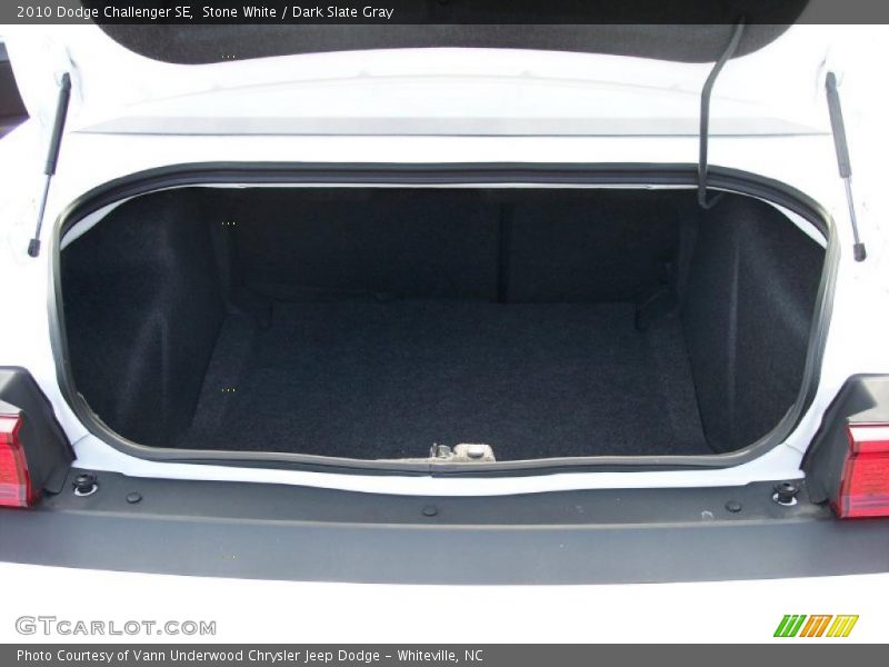 Stone White / Dark Slate Gray 2010 Dodge Challenger SE
