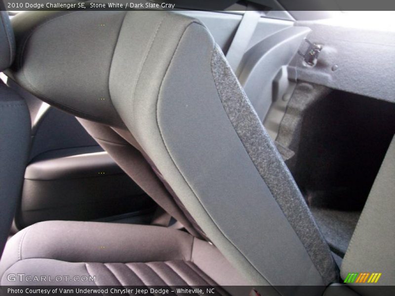 Stone White / Dark Slate Gray 2010 Dodge Challenger SE
