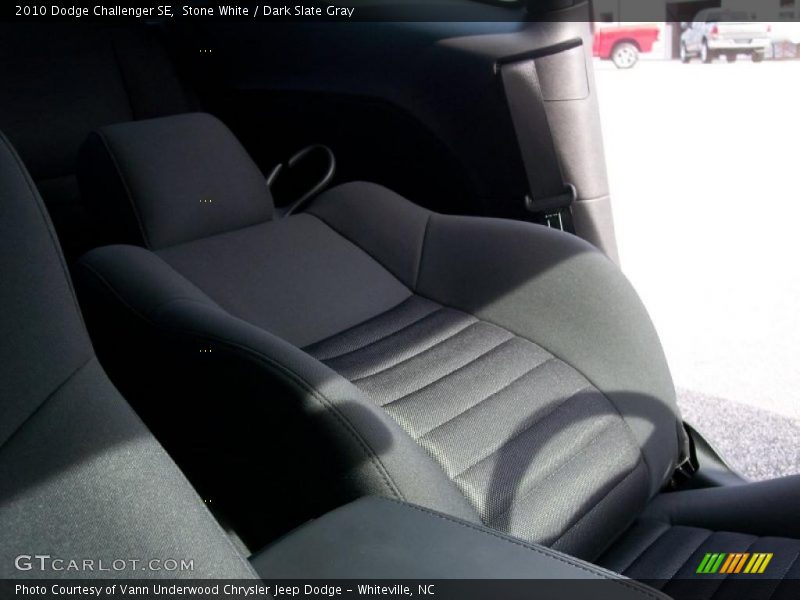 Stone White / Dark Slate Gray 2010 Dodge Challenger SE