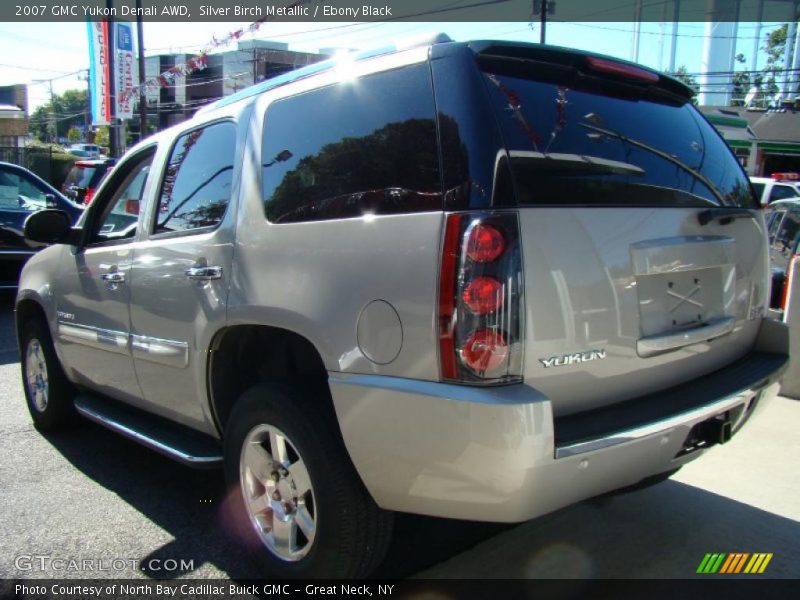 Silver Birch Metallic / Ebony Black 2007 GMC Yukon Denali AWD