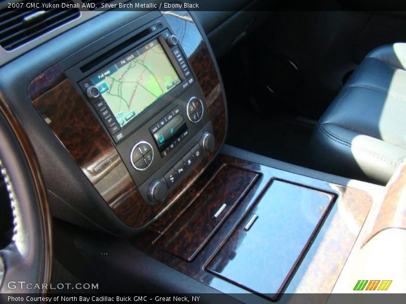 Silver Birch Metallic / Ebony Black 2007 GMC Yukon Denali AWD