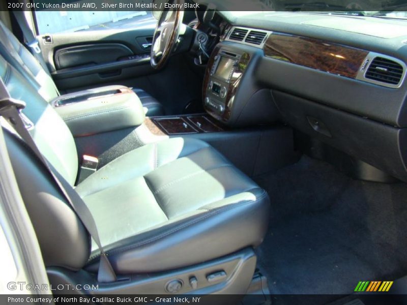 Silver Birch Metallic / Ebony Black 2007 GMC Yukon Denali AWD