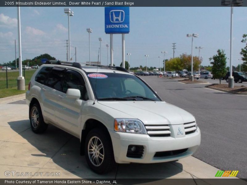 Dover White Pearl / Sand Blast Beige 2005 Mitsubishi Endeavor Limited