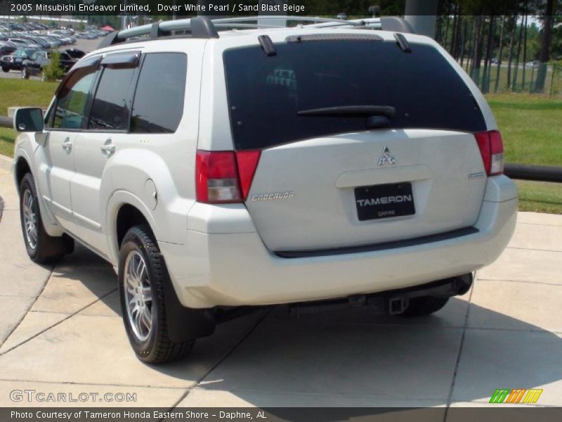 Dover White Pearl / Sand Blast Beige 2005 Mitsubishi Endeavor Limited