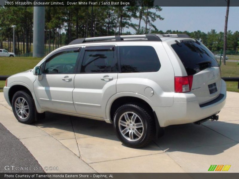 Dover White Pearl / Sand Blast Beige 2005 Mitsubishi Endeavor Limited