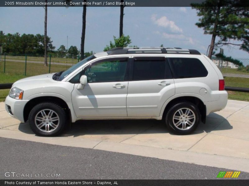 Dover White Pearl / Sand Blast Beige 2005 Mitsubishi Endeavor Limited