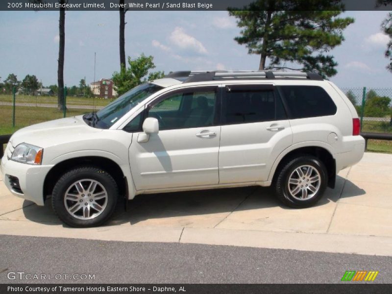 Dover White Pearl / Sand Blast Beige 2005 Mitsubishi Endeavor Limited