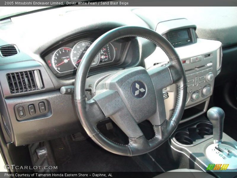 Dover White Pearl / Sand Blast Beige 2005 Mitsubishi Endeavor Limited