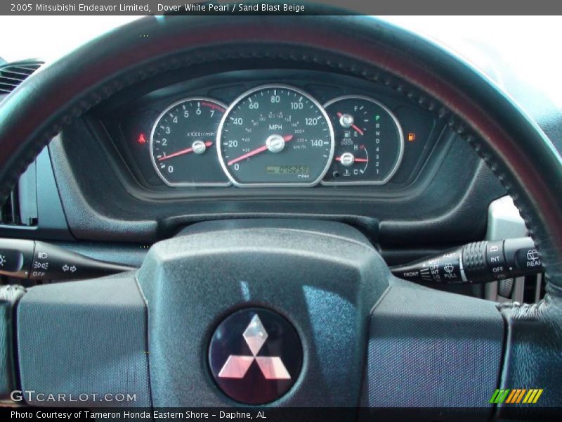 Dover White Pearl / Sand Blast Beige 2005 Mitsubishi Endeavor Limited