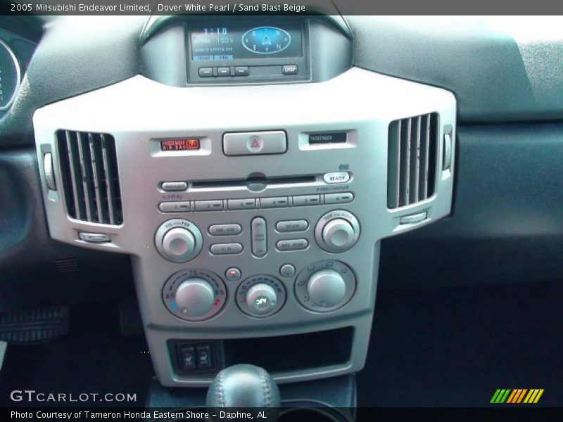 Dover White Pearl / Sand Blast Beige 2005 Mitsubishi Endeavor Limited