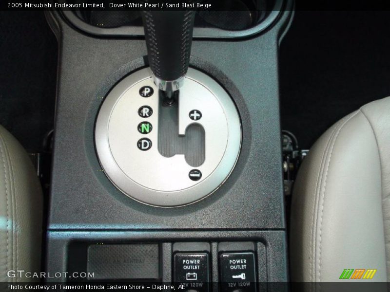Dover White Pearl / Sand Blast Beige 2005 Mitsubishi Endeavor Limited