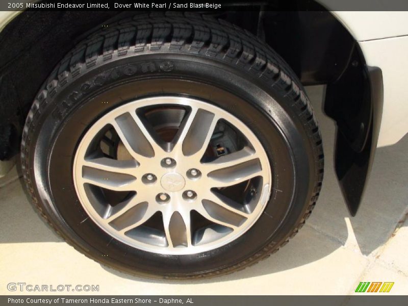 Dover White Pearl / Sand Blast Beige 2005 Mitsubishi Endeavor Limited