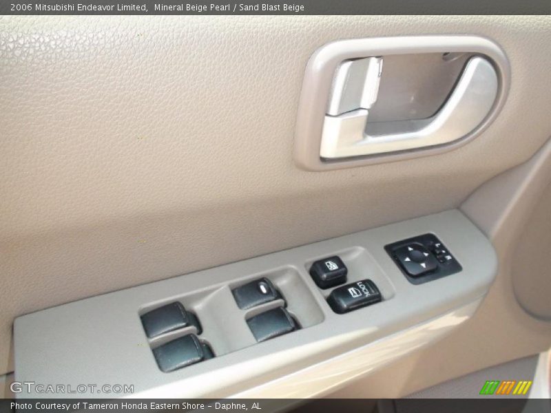 Mineral Beige Pearl / Sand Blast Beige 2006 Mitsubishi Endeavor Limited
