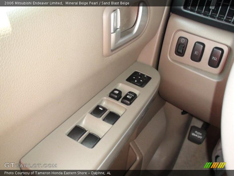 Mineral Beige Pearl / Sand Blast Beige 2006 Mitsubishi Endeavor Limited
